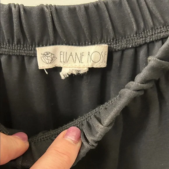 Elegant Black Midi Dress - Picture 5 of 6